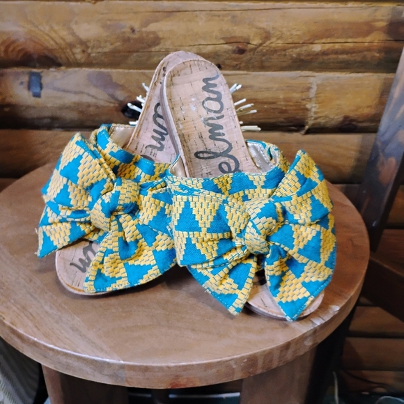 Sam Edelman Henna Blue & Yellow Tribal Print Fabric Bow Slide Sandals size 5M - Picture 1 of 7